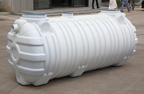 Design principle of plastic three-format manure tank